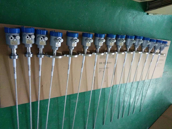 雷達(dá)液位計(jì)。