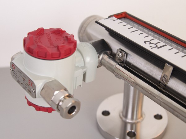 殺菌鍋設備上液位計選型指南：為什么磁翻板液位計是首選？