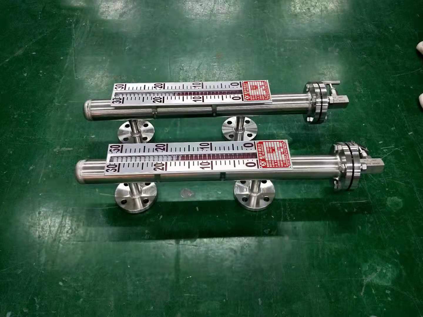 側(cè)裝磁翻板液位計的應(yīng)用注意事項